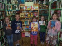 Литературный час «Семью сплотить сумеет мудрость книг!» в деревне Свингино